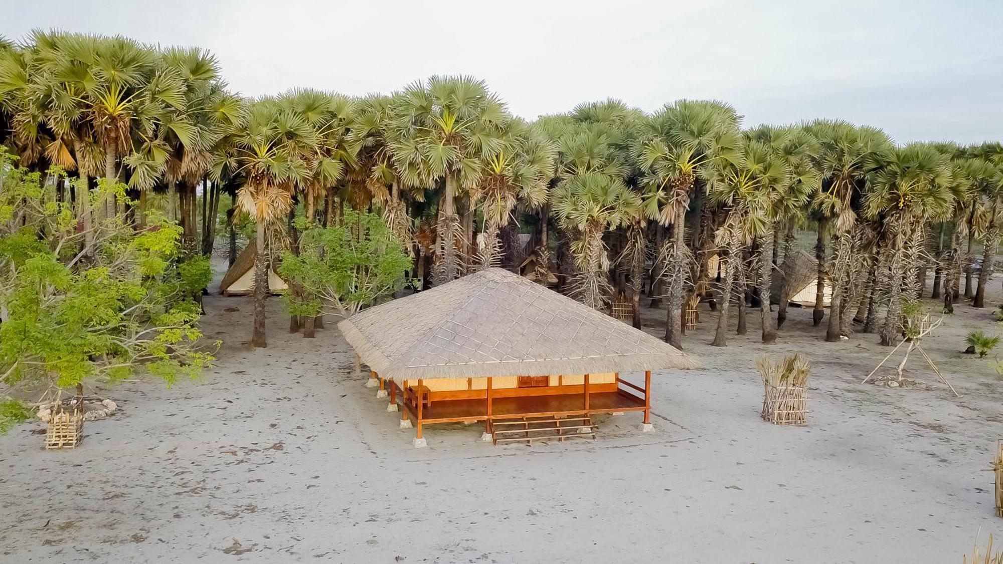 Costa Beach Resort & Club Waingapu Exteriör bild