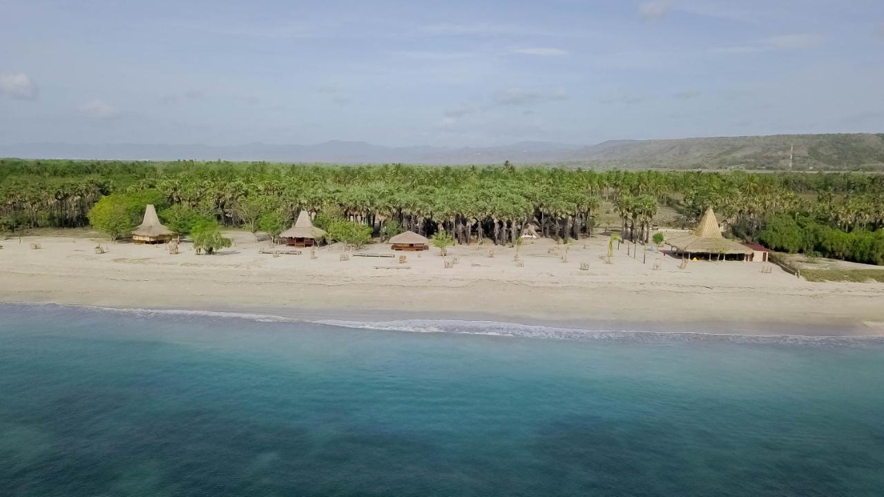Costa Beach Resort & Club Waingapu Exteriör bild