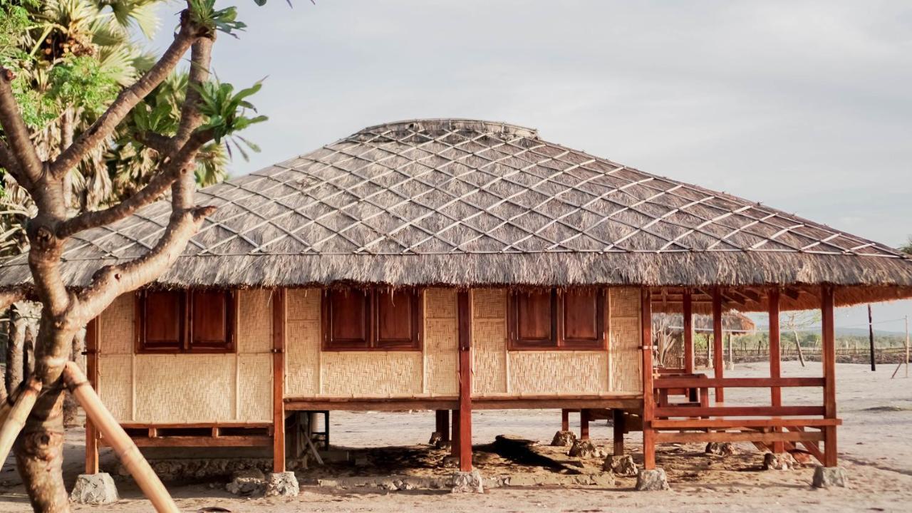 Costa Beach Resort & Club Waingapu Exteriör bild